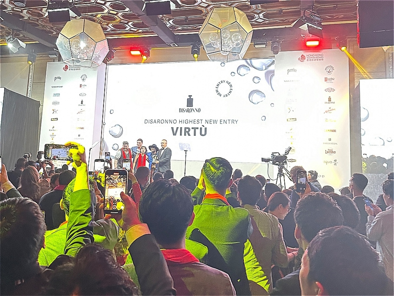 大歓声を浴びた「Disaronno Highest New Entry」受賞の「Virtu」。