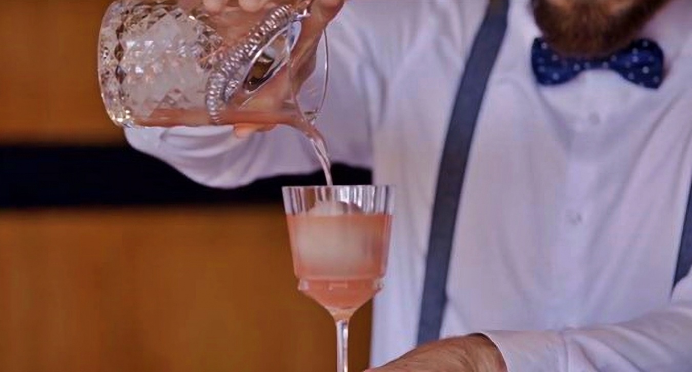 Jack Rose (出典:Drink Calvados 公式サイト「Jack Rose」動画より)