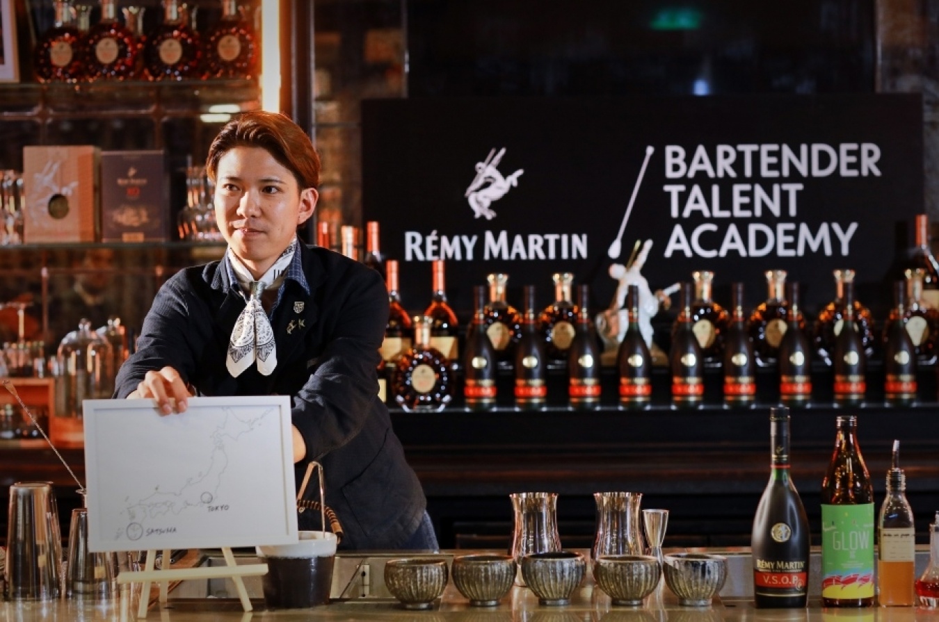 BTAグローバル・ファイナルでプレゼン中の亀井さん。「なぜこの素材を使うかという理由に関しては結構筋を通してプレゼンしたので、そこで審査員が大きく頷いていたのを見て、ちゃんと思いが通じているなと安心できました」。