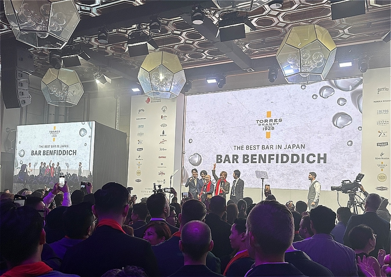 確実に本日の主役の1人だった鹿山博康さんと「Bar Benfiddich」のメンバー。