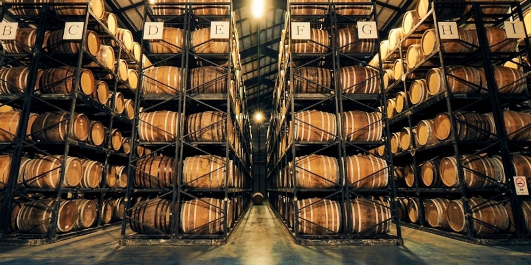 ラムから泡盛、そして再びラムへ。
ヘリオス酒造の原点回帰。- 後編 -