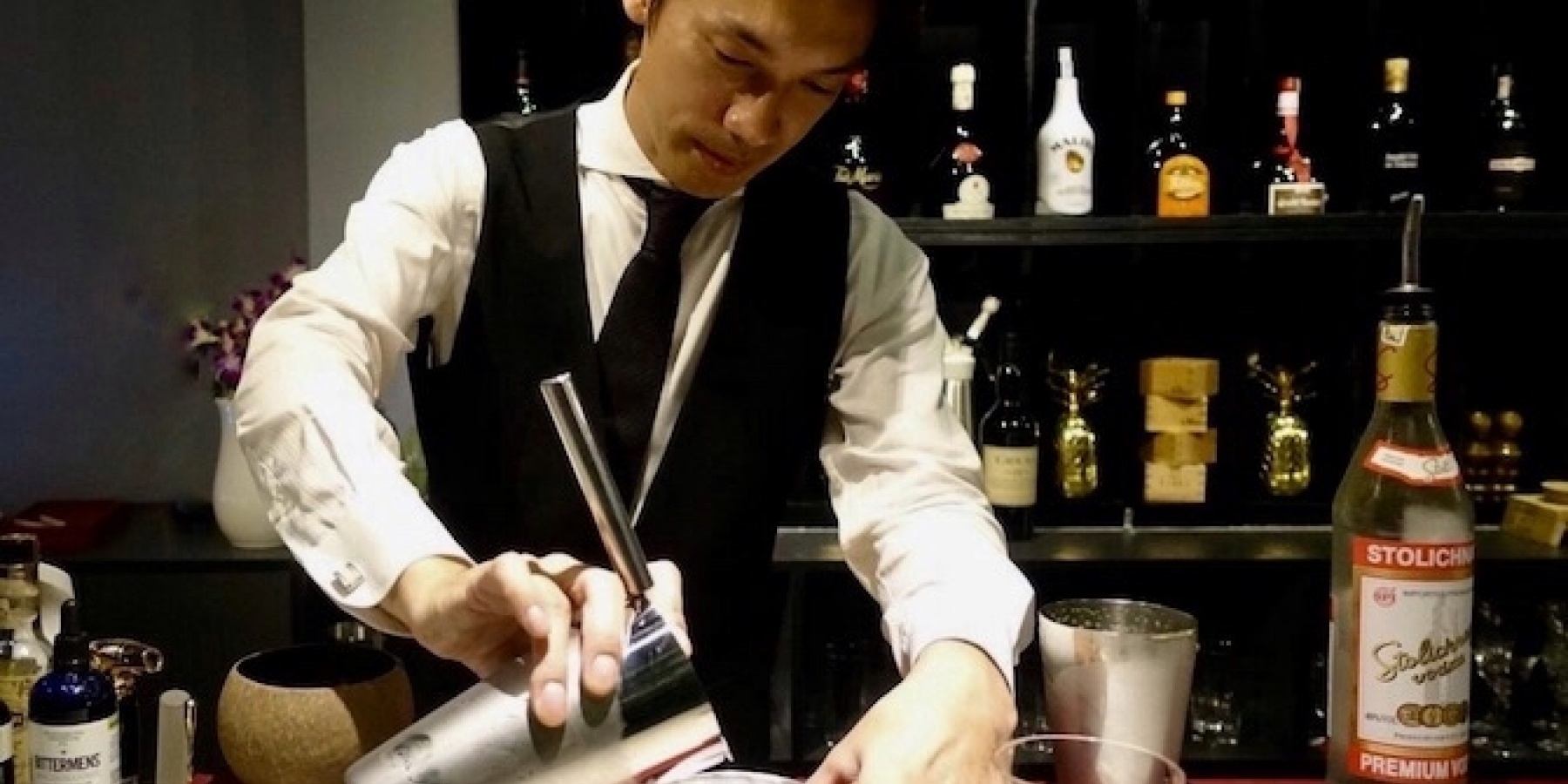 目指せ、海外出店!
新時代のバーテンダーが挑む道。
<後編>