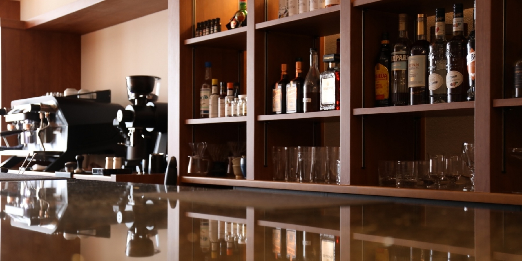 <どりぷら会員のお店 オープンしました>
コーヒーとカクテルの架け橋に!
「Ripple.」/ 田中知輝さん