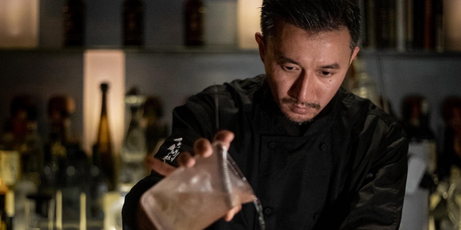 「パフューム ツリーズ ジン」のキット・チョンが
4月14日「Bar LIBRE 池袋」にゲストイン!