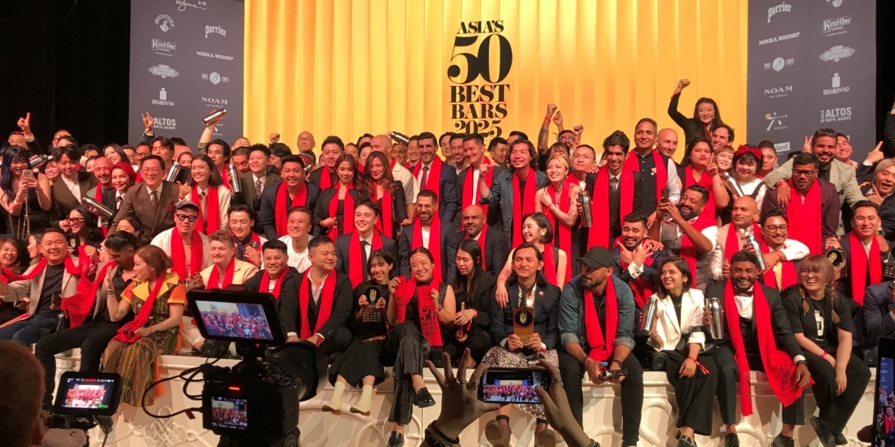 Asia's 50 Best Bars 2025 発表!
香港「BAR LEONE」が2年連続No.1
日本トップは「BenFiddich」、熊本の新星「夜香木」も!