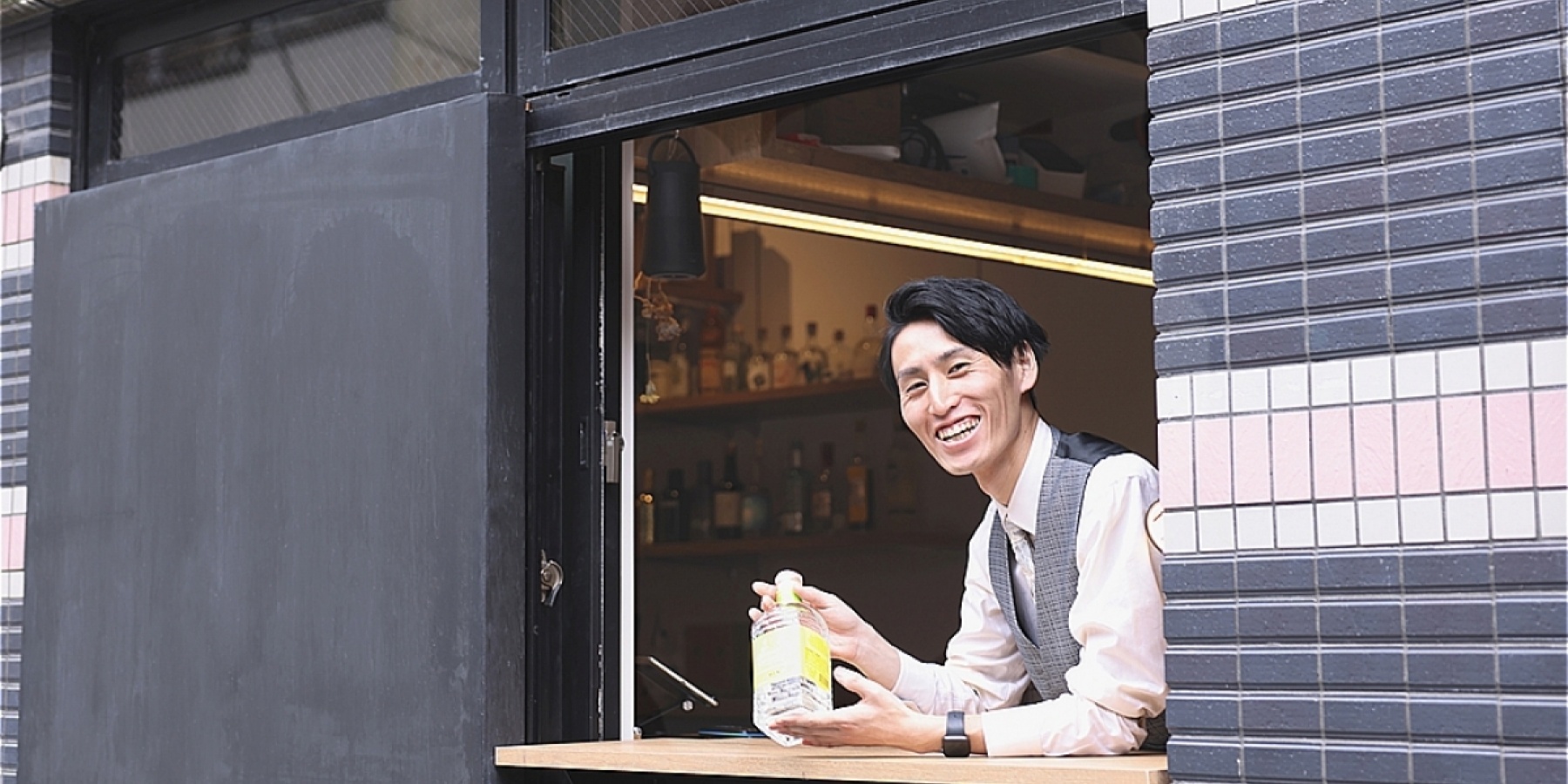 THE HISAKA:
バー不毛地帯、高田馬場に出現した
クラフトジンのテーマパーク。
<前編>