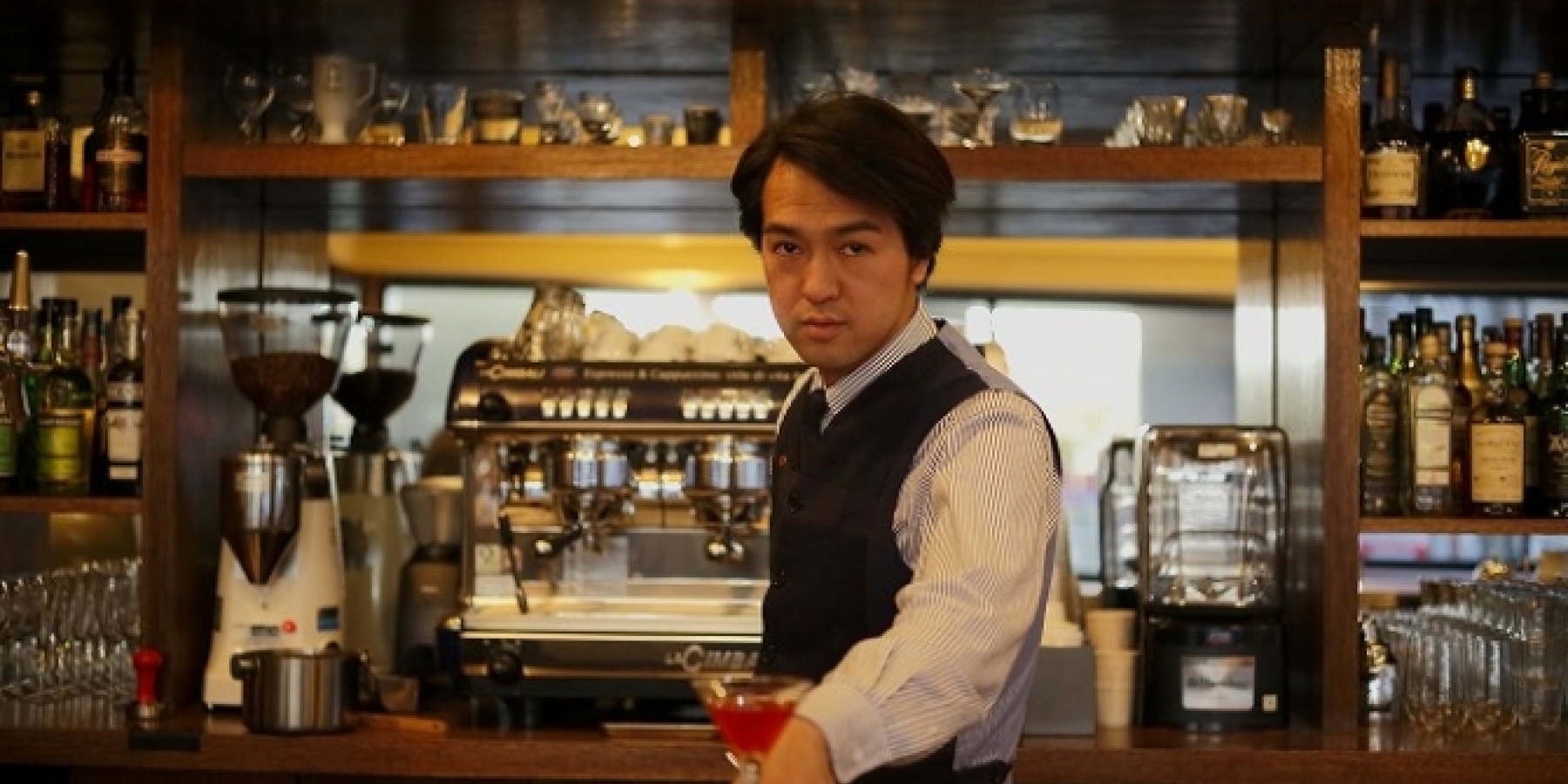 トップバリスタとして、
トップバールマンとして。
<前編>