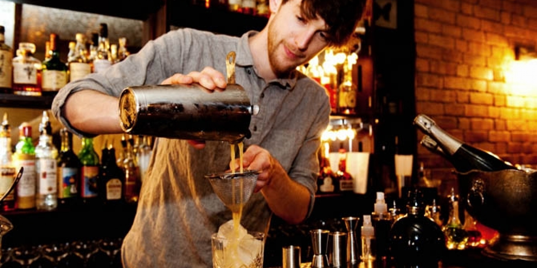 ロンドン・チャイナタウン発、
Speakeasy、だけど有名バーへ。
<前編>