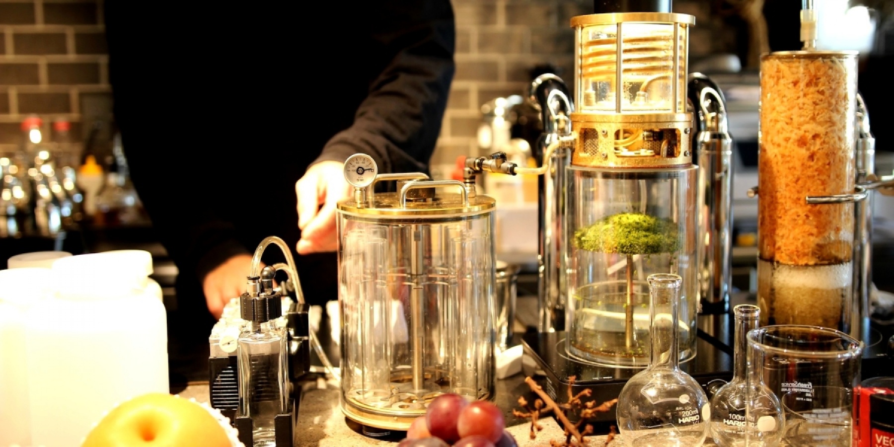 Cocktail Stand FUREK:
バーでは減圧蒸留器をどう使ってる?
- 後編 -