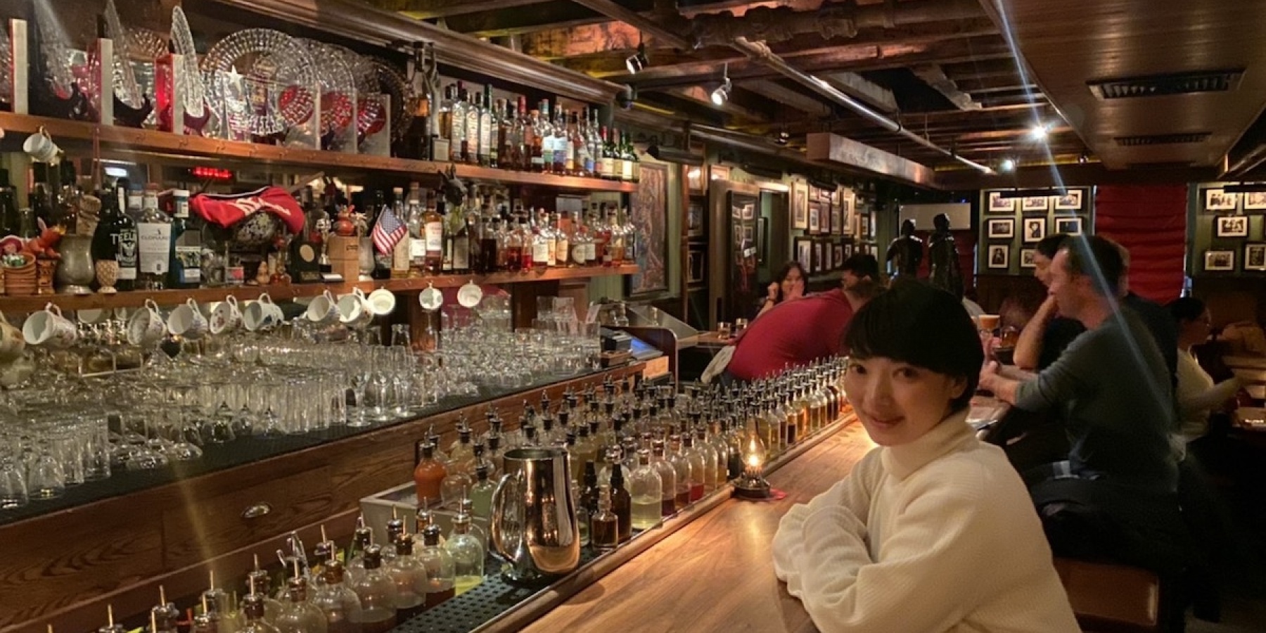 業界屈指の美人PR、児島麻理子が
NYの最新バーをナビゲート。
＜前編＞