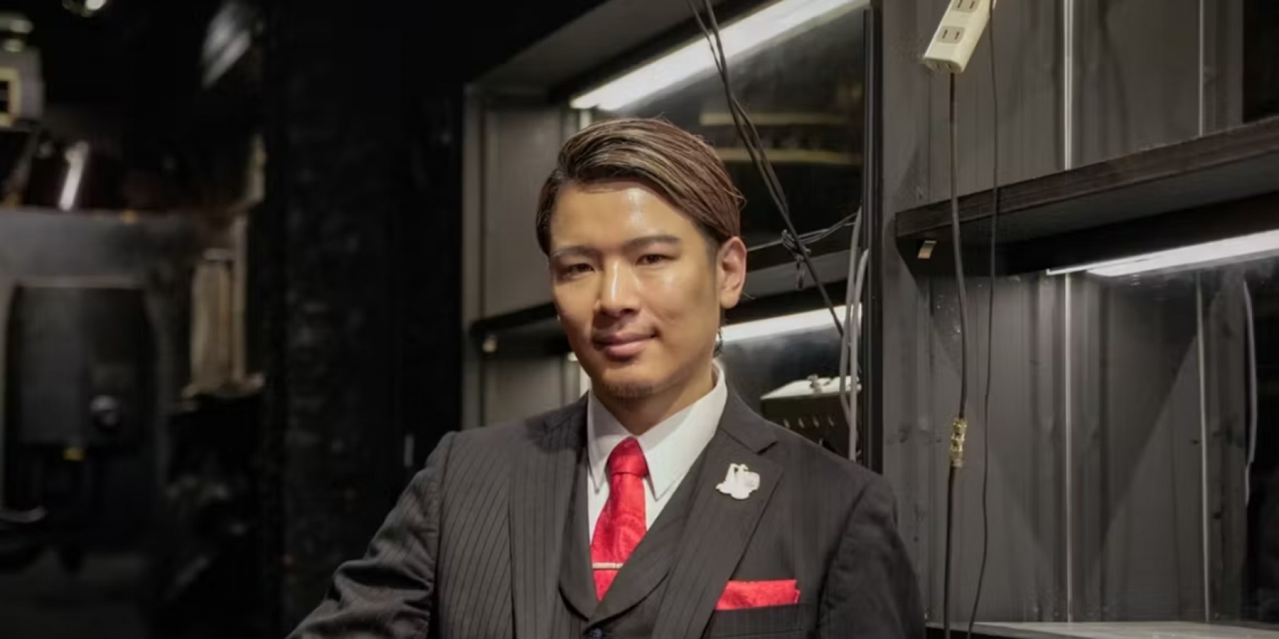 あの静谷和典さんが、
フランチャイズバーを展開。
バーテンダーも募集中!