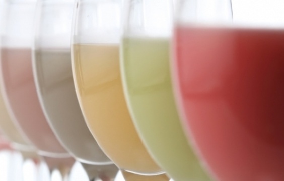 本場韓国でも一大ムーヴメント。
マッコリ、人気再沸騰の秘密。
