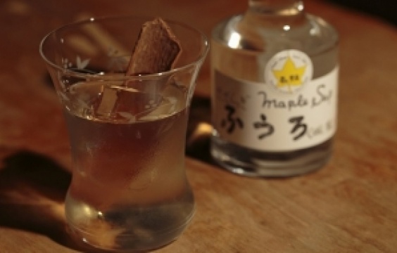 山崎12年　イタヤカエデの樹液割り