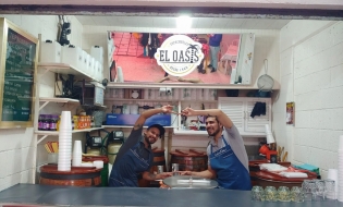 メキシコ伝統の発酵飲料
テパチェの名店「エル・オアシス」へ。
