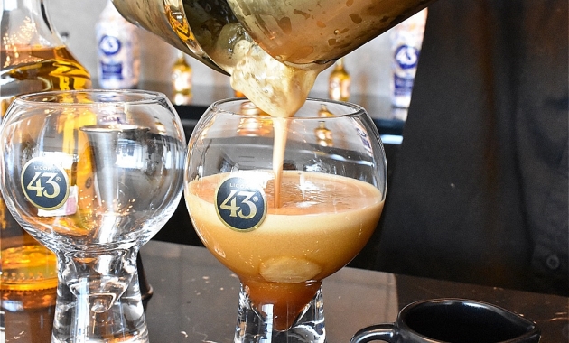 食後のコーヒーカクテル新定番！
メキシコ発の「カラヒージョ43」とは！？

